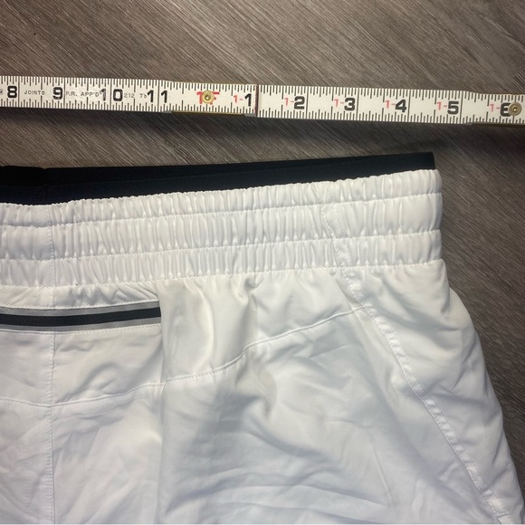 Fabletics Breathe Run Shorts White XL NWT - Picture 6 of 11